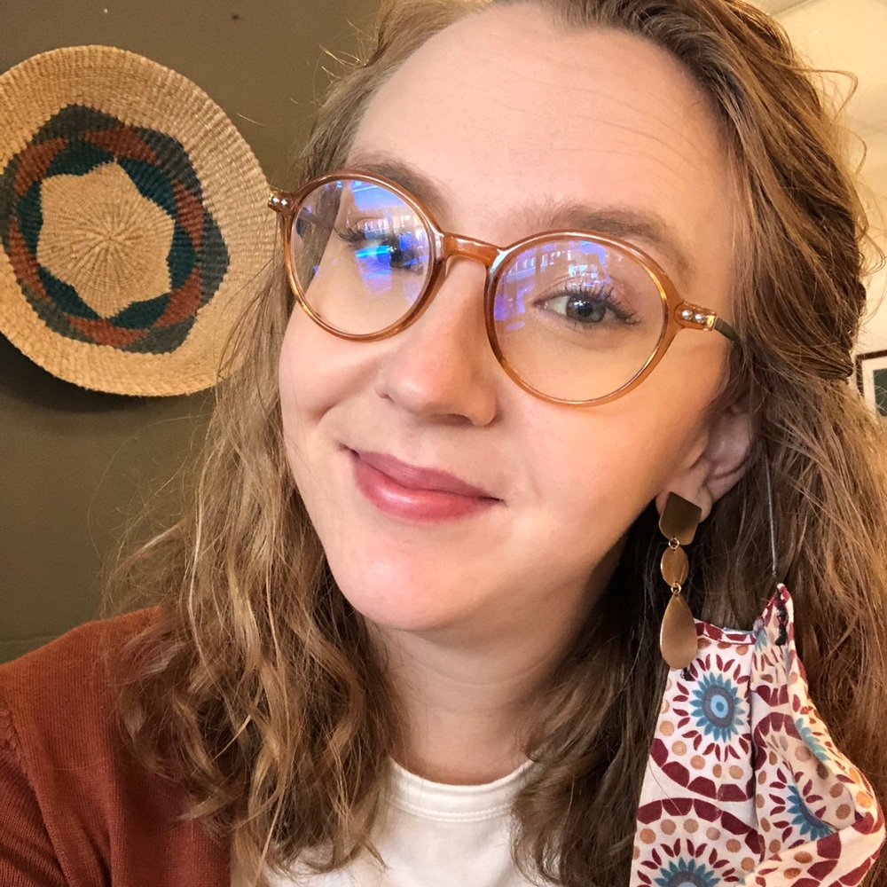 Meet your Posher, Becca